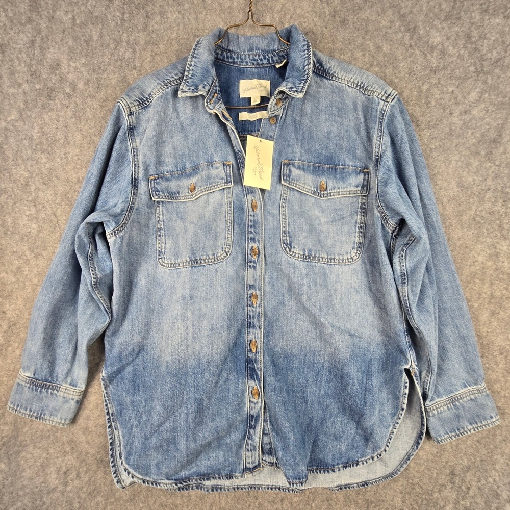 Universal Thread Denim Shirt Womens L Blue Oversized Medium Wash Button Up NWT